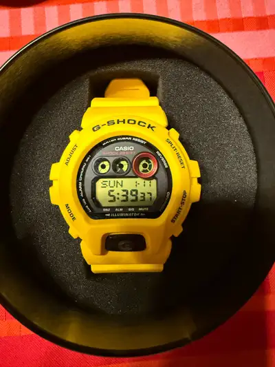 30th Anniversary Yellow 6930. Like new.
