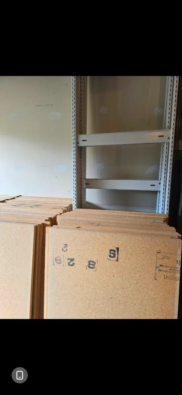 Metal shelving533465145258158081