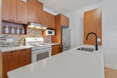 Mile End  charming 4.5 for rent