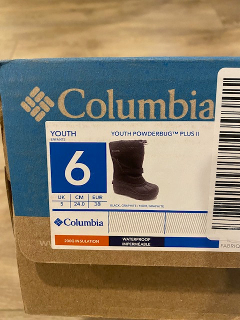 New Columbia Youth Powderbug Plus II Winter Boots - Size 6 in Kids & Youth in London - Image 4