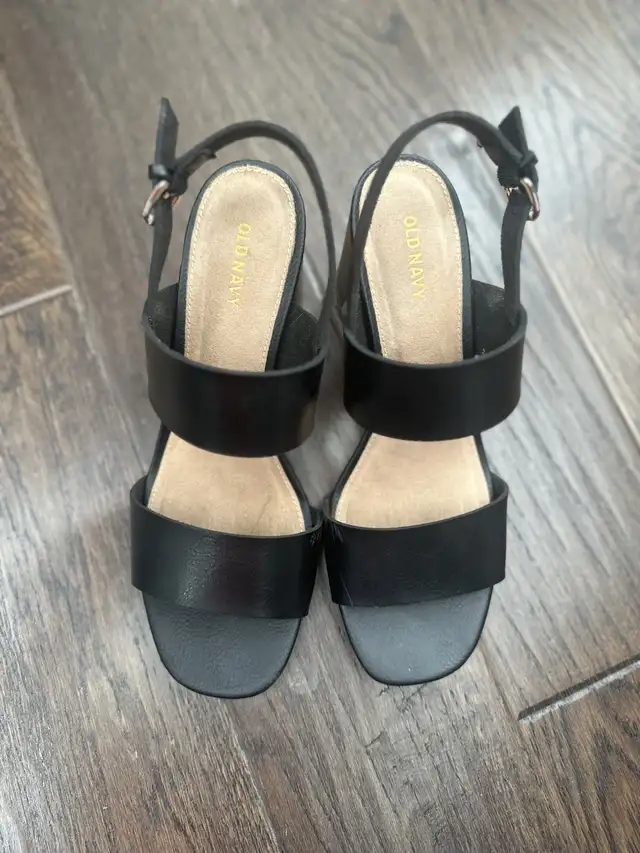 OLD NAVY - women’s shoes - size 8 in Women's - Shoes in Kitchener / Waterloo - Image 3