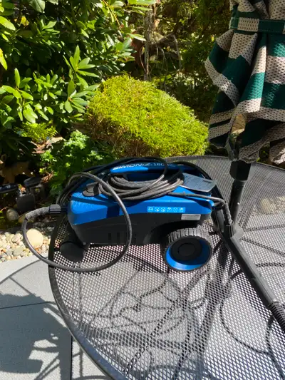 1600 psi power washer. Great shape and powerful enough for all chores around the house. ….decks, win...