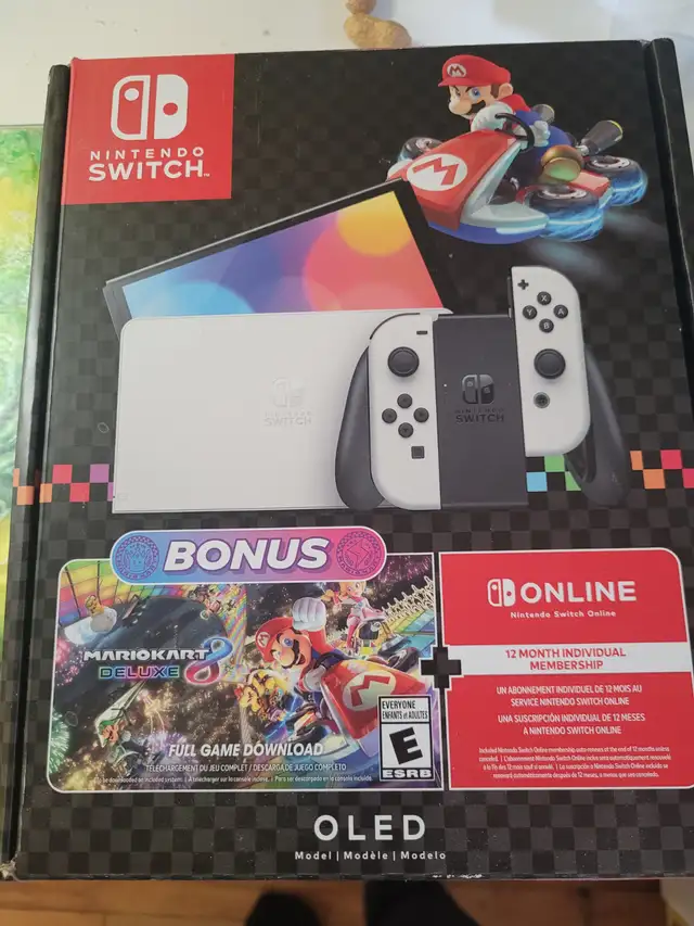 Nintendo switch OLED + 3 Games in Nintendo Switch in City of Montréal - Image 2
