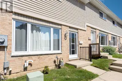 Looking for a bright, spacious home in a peaceful area surrounded by nature? This beautiful 3-level...