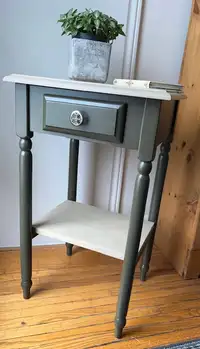 Accent Side Table to enhance your home decor