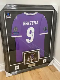 BENZEMA signed Jersey with Coa*