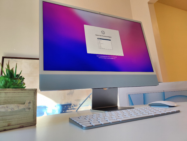 Apple iMac 24" 2021 - Blue (M1 Chip, 8GB, 256GB) dans Ordinateurs de bureau  à Ville de Montréal