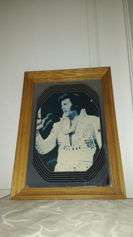 unique treasures house, Elvis mirror picture in Arts & Collectibles in Barrie
