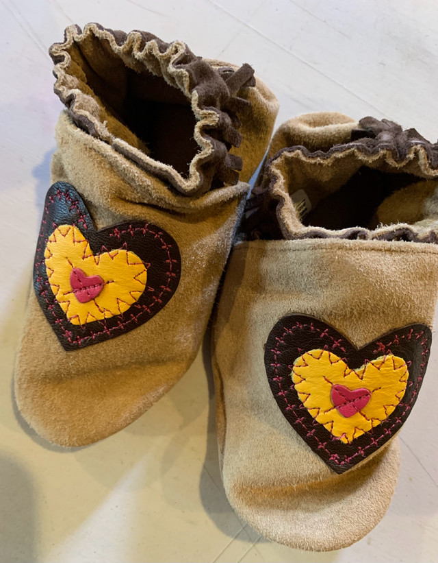 Robeez Baby Shoes in Clothing - 18-24 Months in St. Albert