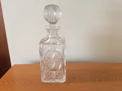 CARAFE CARRÉ EN CRISTAL PINWHEEL CRYSTAL SQUARE  DECANTER, View more