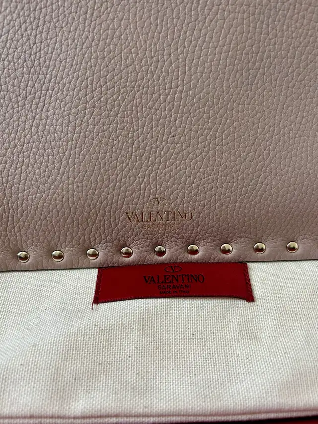 Brand new Valentino Rockstud Calfskin Pouch in Women's - Bags & Wallets in City of Toronto - Image 3