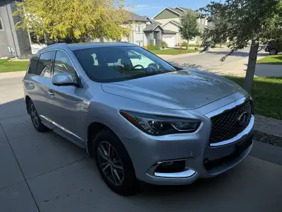 2017 Infiniti QX60 AWD – Clean, Spacious & Family Ready! Dealer sale #5854 Selling a well-maintained...