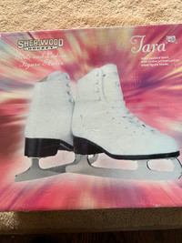 Sher-wood Hockey girls figure skates TARA size J2 (3) $10