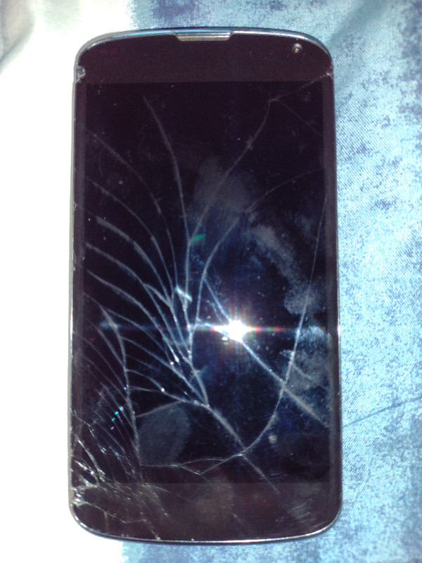 LG Nexus 4 Repair in Cell Phones in North Bay - Image 3