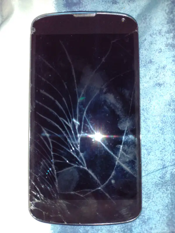 LG Nexus 4 Repair in Cell Phones in North Bay - Image 4
