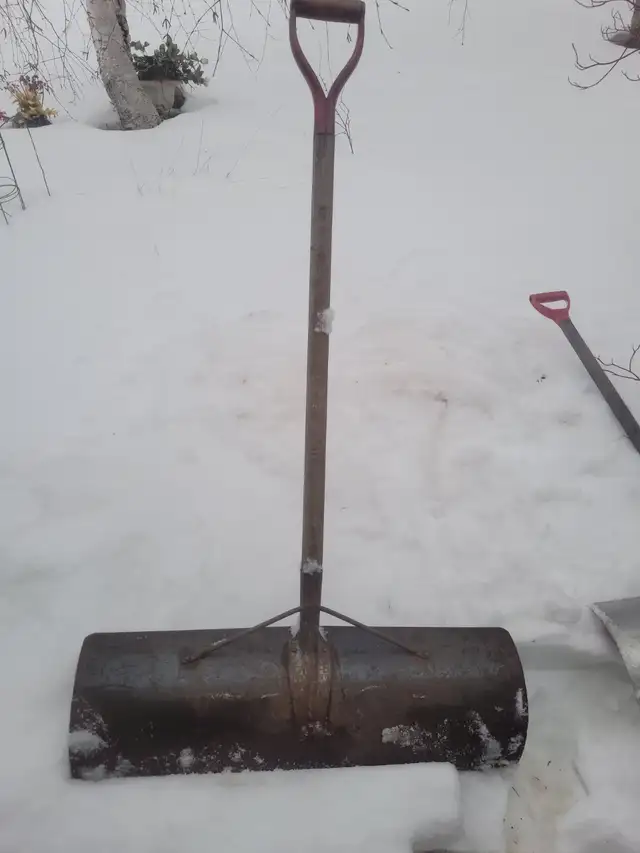 Steel and Aluminum Snow Shovels in Outdoor Tools & Storage in City of Toronto - Image 5