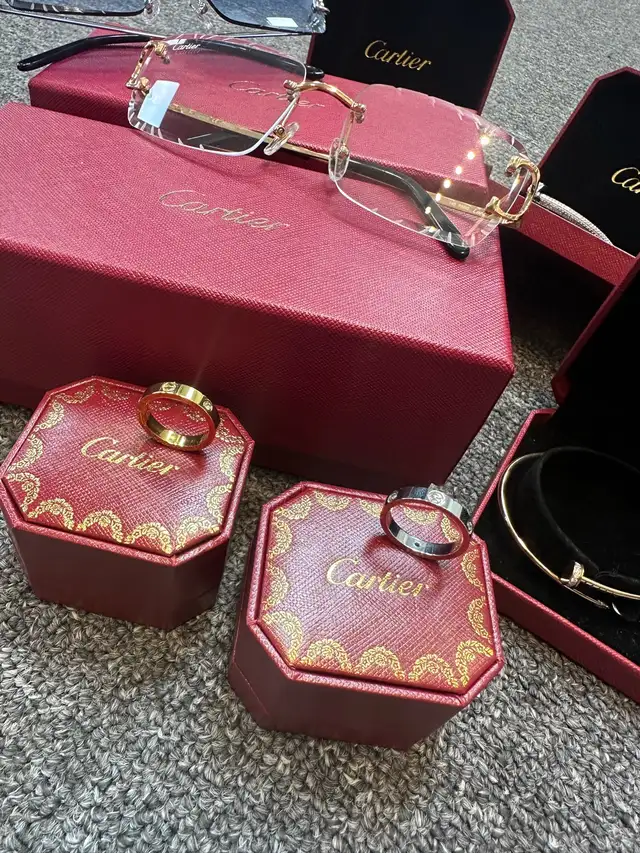 Cartier Pieces for Sale in Bags & Luggage in Mississauga / Peel Region - Image 3