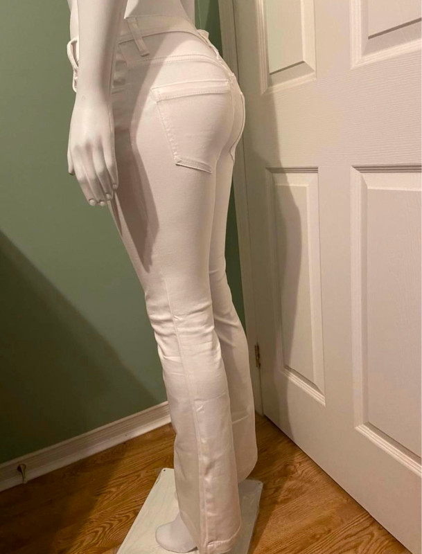 Venus - white jeans size 2(US) in Women's - Bottoms in Markham / York Region - Image 3