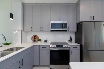 FULLY FUNISHED 2 BEDS BASEMENT Seize the opportunity to live in this luxurious, brand-new home basem...