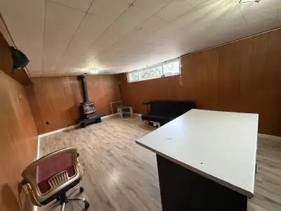 3 Beds 1 Bath- Near Scarborough Town Centre 5 min walk to Scarborough Town Centre BASEMENT MCCOWAN A...