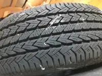 2 pneus ete avec rims firestone presque neufs 215/60R16
