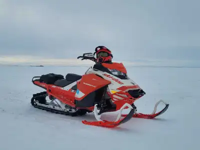 2020 summit expert, 165x3,shot start,original owner, only mountain rode, 1500 kms , track is mint, m...