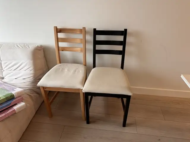 Move out sale - Table with free chairs in Dining Tables & Sets in Delta/Surrey/Langley - Image 3