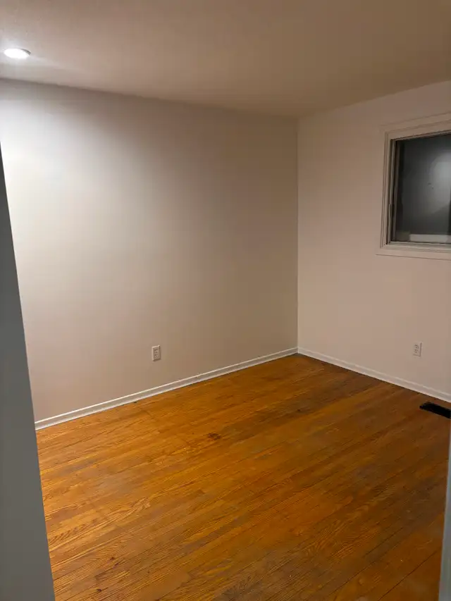 Charming Bungalow For Sale in Houses for Sale in Kitchener / Waterloo - Image 7