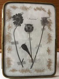 Floral 5x7 Brass Frame: NEW.