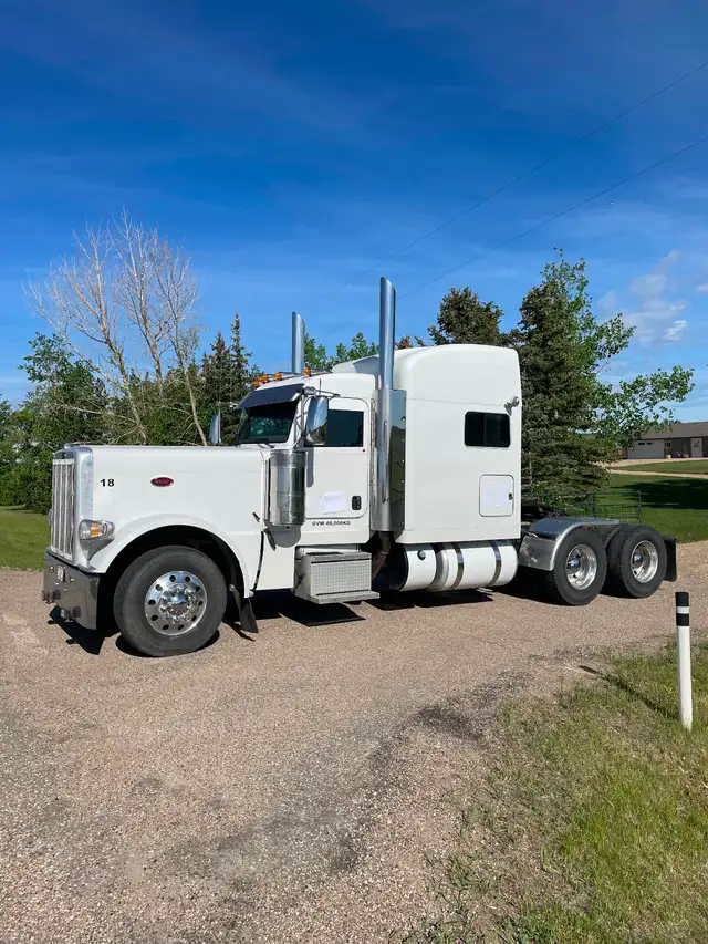 2018 Peterbilt 389 in Heavy Trucks in Calgary - Image 2