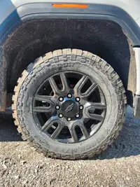 Gmc 2500hd rims and tires 8x180