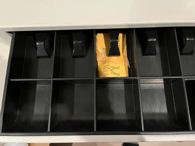 Cash drawer with Epson receipt printer and cables in Other Business & Industrial in Markham / York Region - Image 4