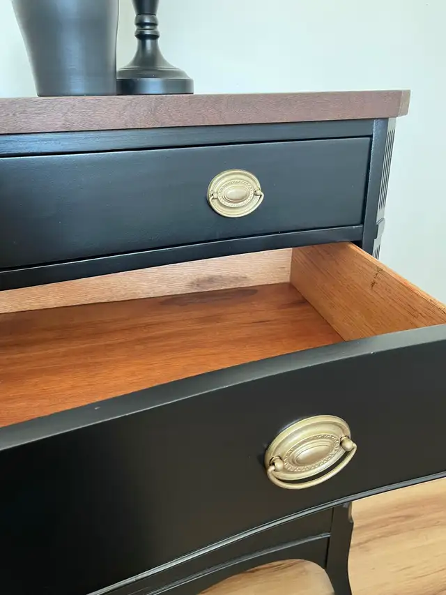 Gorgeous Mahogany Dresser (Refinished) in Dressers & Wardrobes in St. Catharines - Image 9