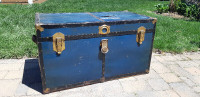 Malle valise antique authentique à donner