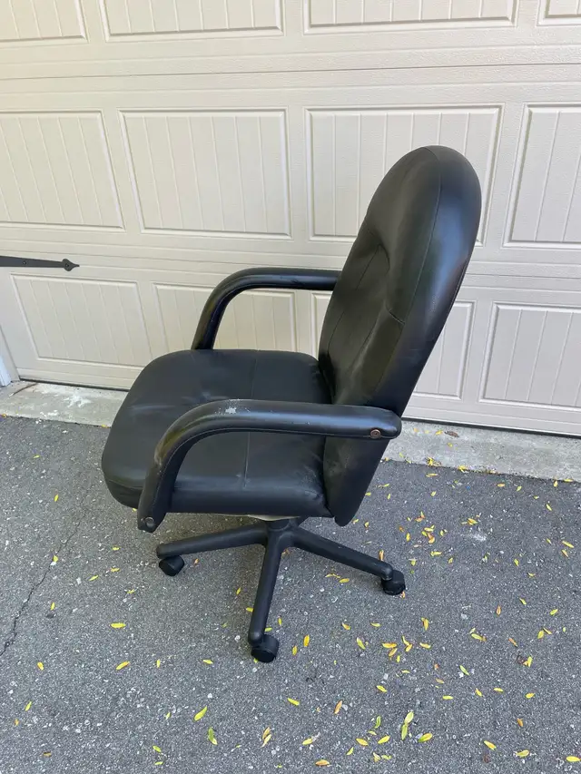 Desk Chair in Chairs & Recliners in Mississauga / Peel Region - Image 4