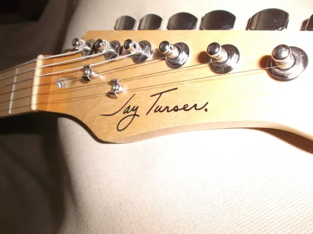Guitare électrique J turser in Guitars in Sherbrooke - Image 5