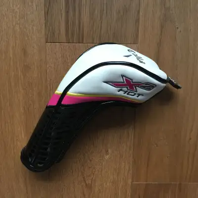 Capuchon couvre bâton de golf de marque Callaway. Modèle X2 Hot. Pour bâton hybride. Headcover en ex...