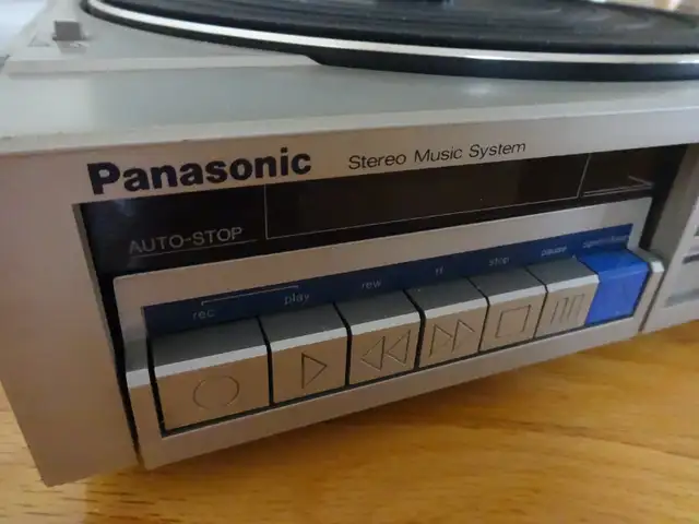 Panasonic SG-V300 Vintage(1983) Stereo Music System for sale in Stereo Systems & Home Theatre in Markham / York Region - Image 5