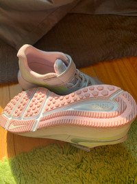 Souliers Nike pour fille Gr. 1 (20 cm) 25$