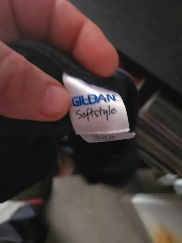 Terri Clark Gildan T-Shirt in Men's in Belleville - Image 4