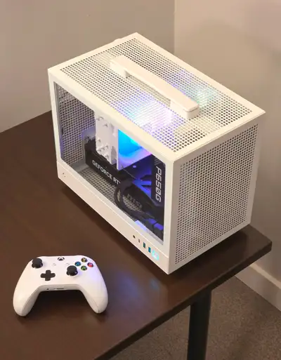 - Brand new mini ITX portable build, comes with boxes and full warranty - Runs cool and silent - Ama...