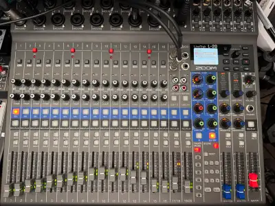 ZOOM LiveTrak L-20 Multitrack Recording Mixer, View more