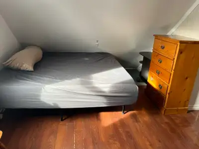 I am offering a cozy studio apartment for rent in the heart of downtown Sydney, Nova Scotia. This un...