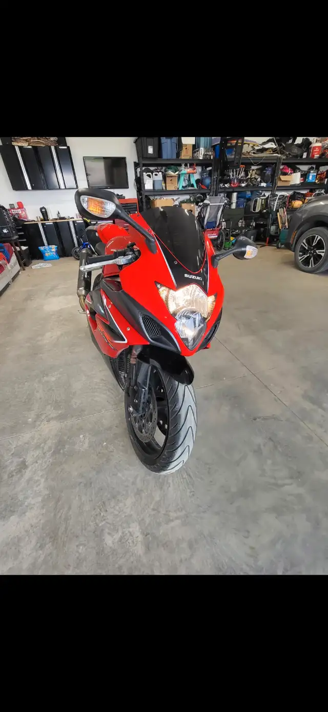 Suzuki Gsxr 1000 in Sport Bikes in Regina - Image 9