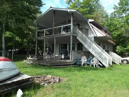 Cottage for rent on safe, sandy, beach, Private lake in Quebec in Canada - Image 3