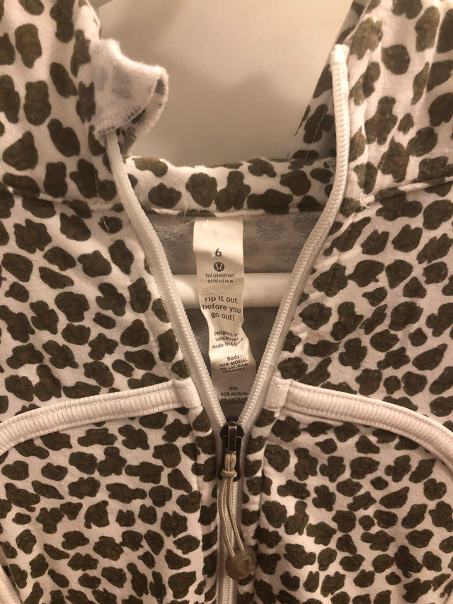 Lululemon size 6 hoodie in Women's - Tops & Outerwear in Edmonton