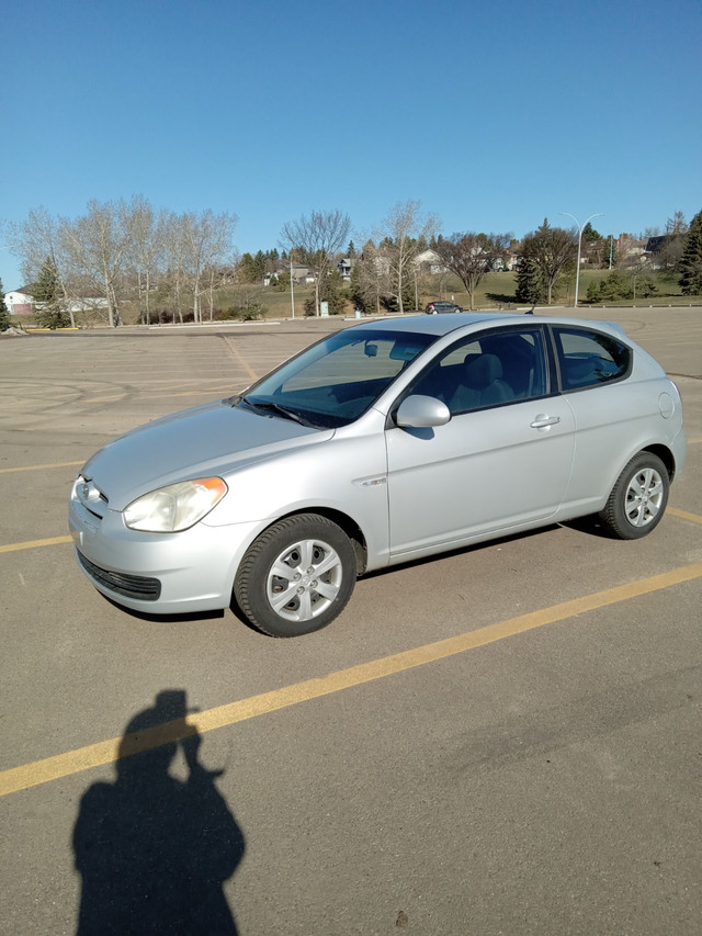 2009 Hyundai accent in Cars & Trucks in Edmonton - Image 2