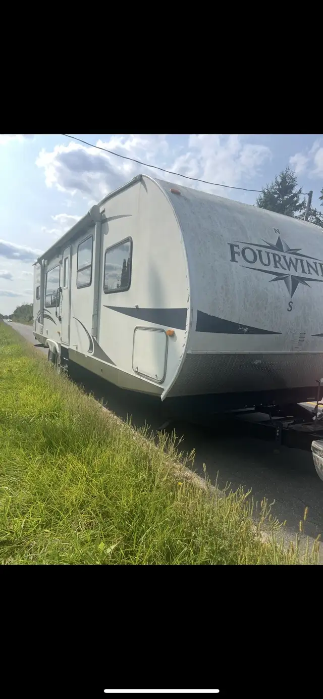 10 homes living camper trailers park models bunkies tiny house in Other in Barrie - Image 9