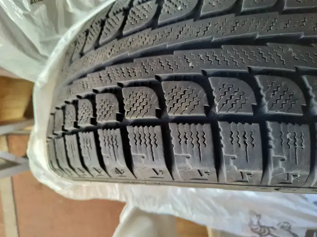 Pneu d'hiver Flat Run a vendre-Winter Flat run tires for sale in Tires & Rims in City of Montréal - Image 9