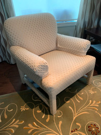 2 CLASSIC STYLE ARM CHAIRS